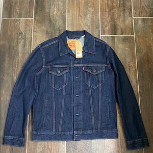Levi’s denim jacket dark wash size Medium
